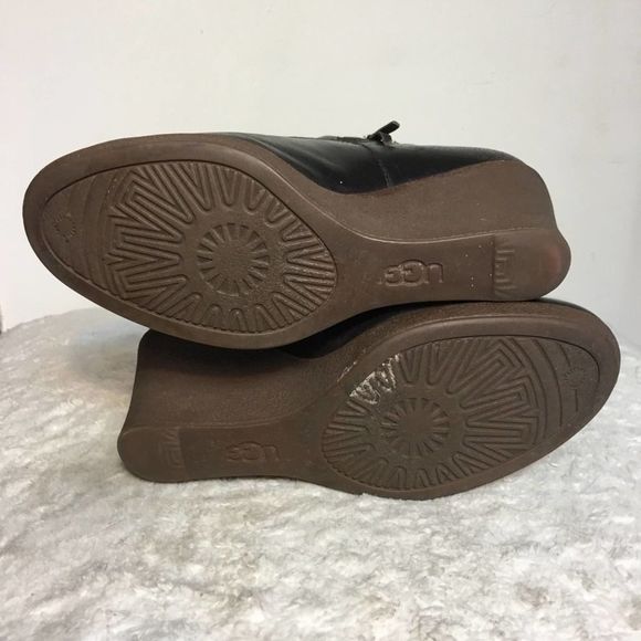 Black Friday STEAL! Ugg Meredith wedge waterproof leather bootie, size 8! - Picture 7 of 10